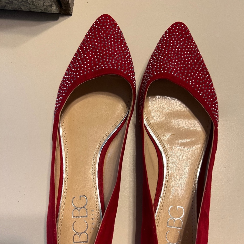Stylish red flats